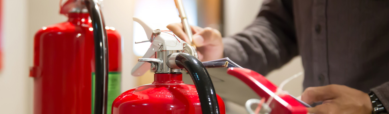 Prüffristen für Brandschutzeinrichtungen im Blick – DGUV I 205-040